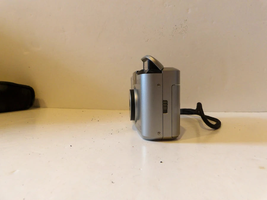Ricoh - FZ-70 - 35-70mm - Zoom Camera, Instruction Book, Case, Box and More - Great Condition image 11