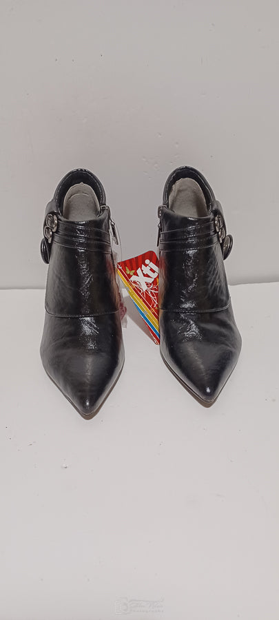 Xti - Ladies Half Boot - Side Buckle & Button - Black - Brand New image 2