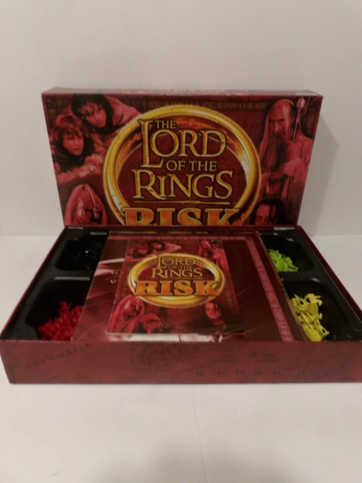 Risk Lord of the Rings Board Game by Parker Brothers - Kids Adults 2002 - Good Condition image 7