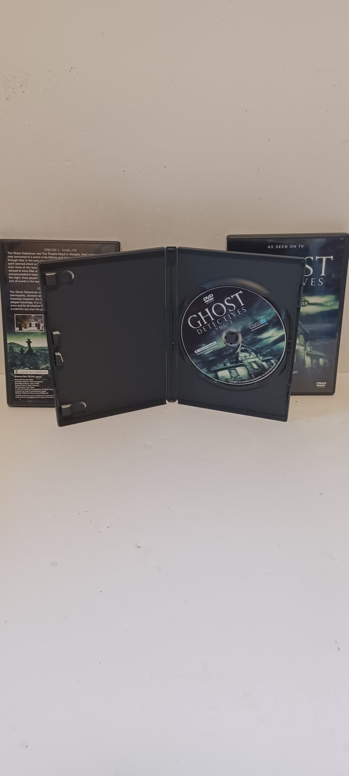 Ghost Detectives | Volumes 1-3 | Tom Baker | DVD Boxset | Discs Retail Condition image 7