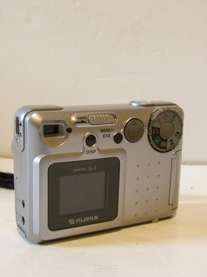 Fujifilm - MX1200 - 1.3MP - Digital Camera Silver - Great Working Condition image 3