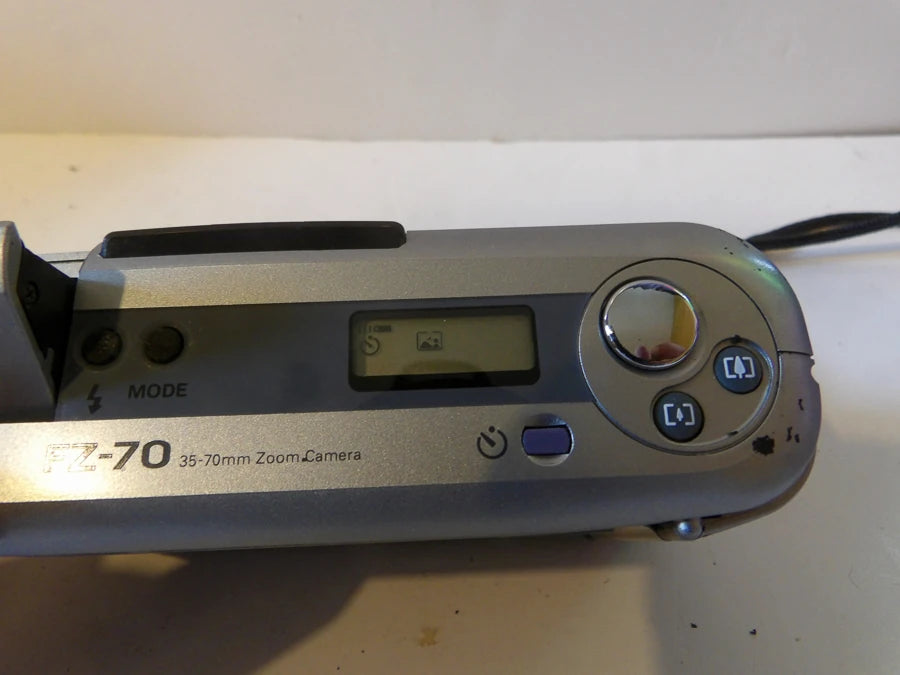 Ricoh - FZ-70 - 35-70mm - Zoom Camera, Instruction Book, Case, Box and More - Great Condition image 8