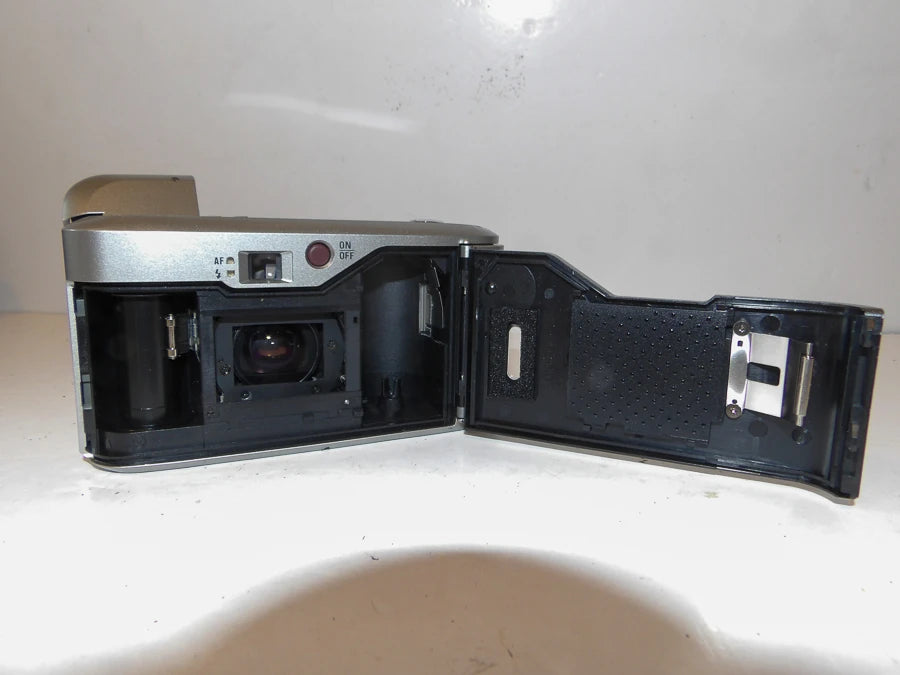 Ricoh - FZ-70 - 35-70mm - Zoom Camera, Instruction Book, Case, Box and More - Great Condition image 7