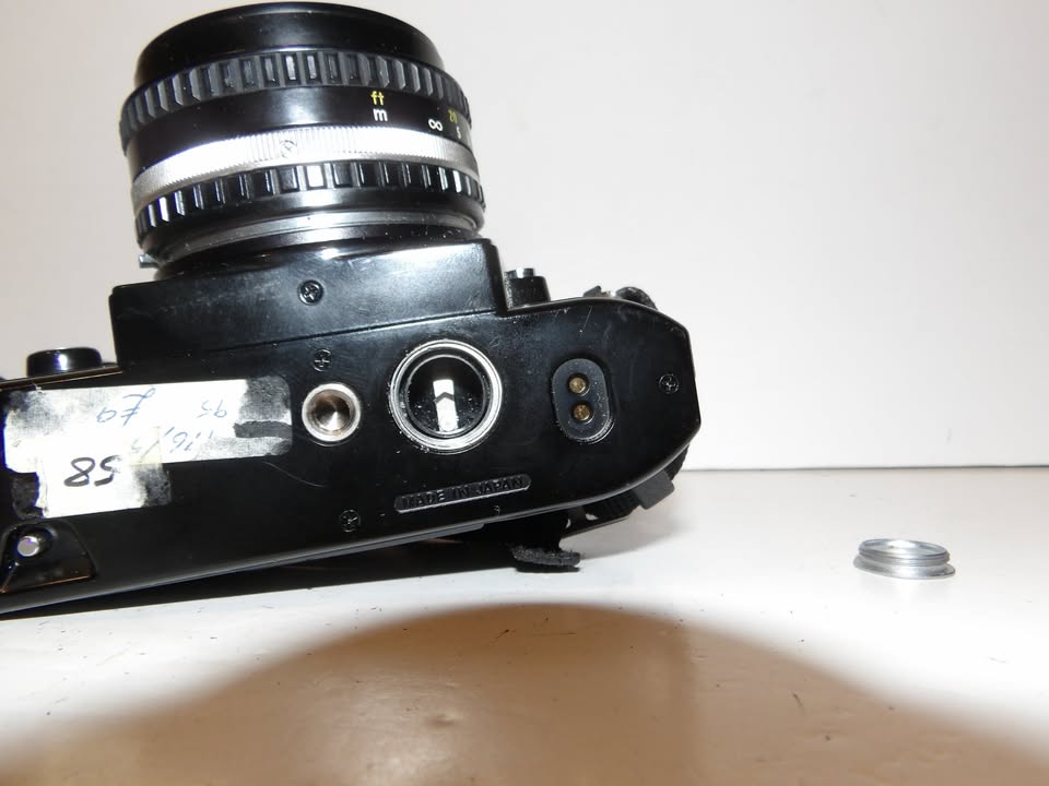 Nikon EM / M90 SLR Camera With Nikon Series E 50mm f/1.8 Len & Flash image 4