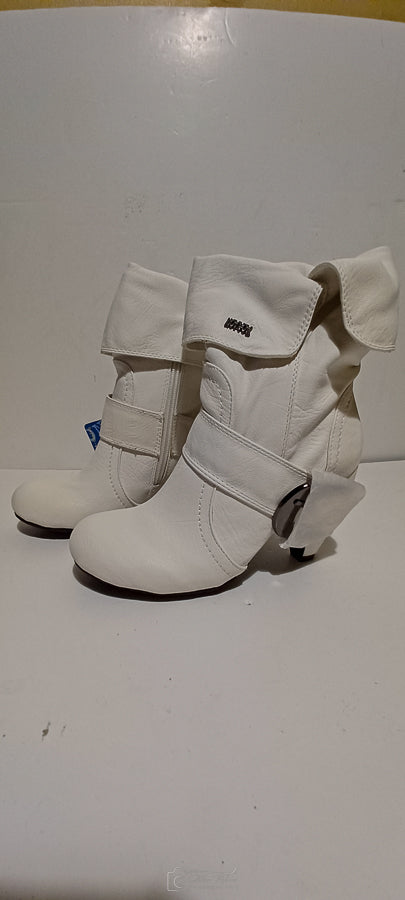 Hoyvoy - Lady Pirate Boots - White - Heel One Buckle - Brand New image 1