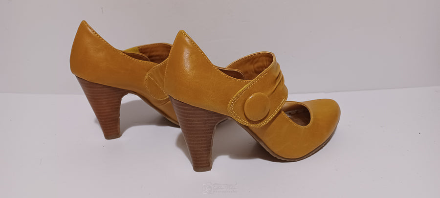 Xti - Zapato - Ladies Heel - Single Strap - Buttons - Tan - Brand New image 5